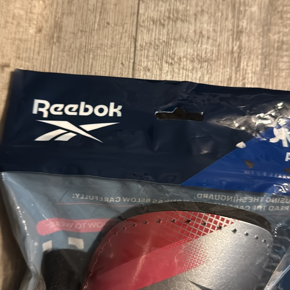 REEBOK shin guards—adult M/L - Picture 3 of 7